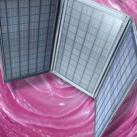 Renogy - E.FLEX 21 Portable Solar Panel - Black - Picture 8 of 9